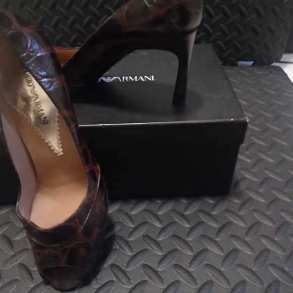 Brand new Emporio Armani heels with animal print detail - Picture 2 of 12